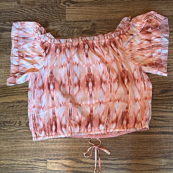 Lovely plus off the shoulder top-New with tag! - Picture 5 of 5